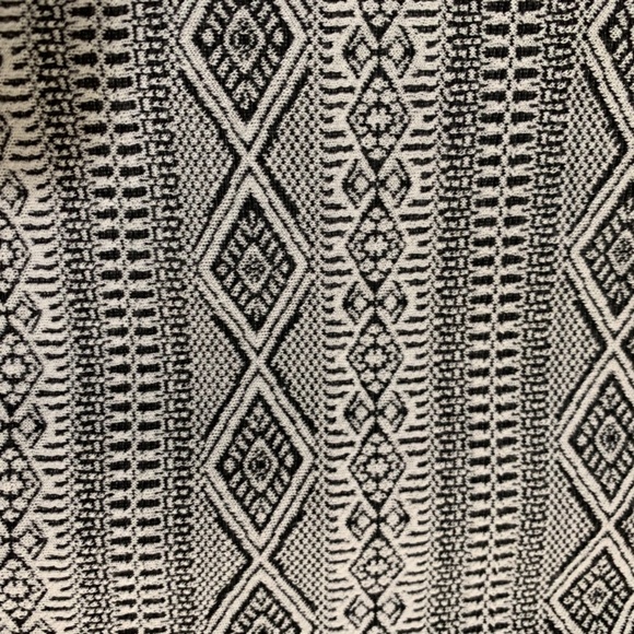 Patterned Peplum Dress - Picture 2 of 4